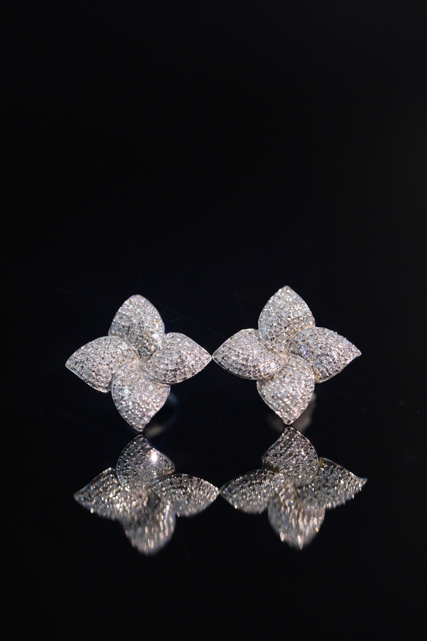 Vintage 18K Solid Gold Four Leaf Flower Diamond Stud Earrings, Clover earrings, gift for her