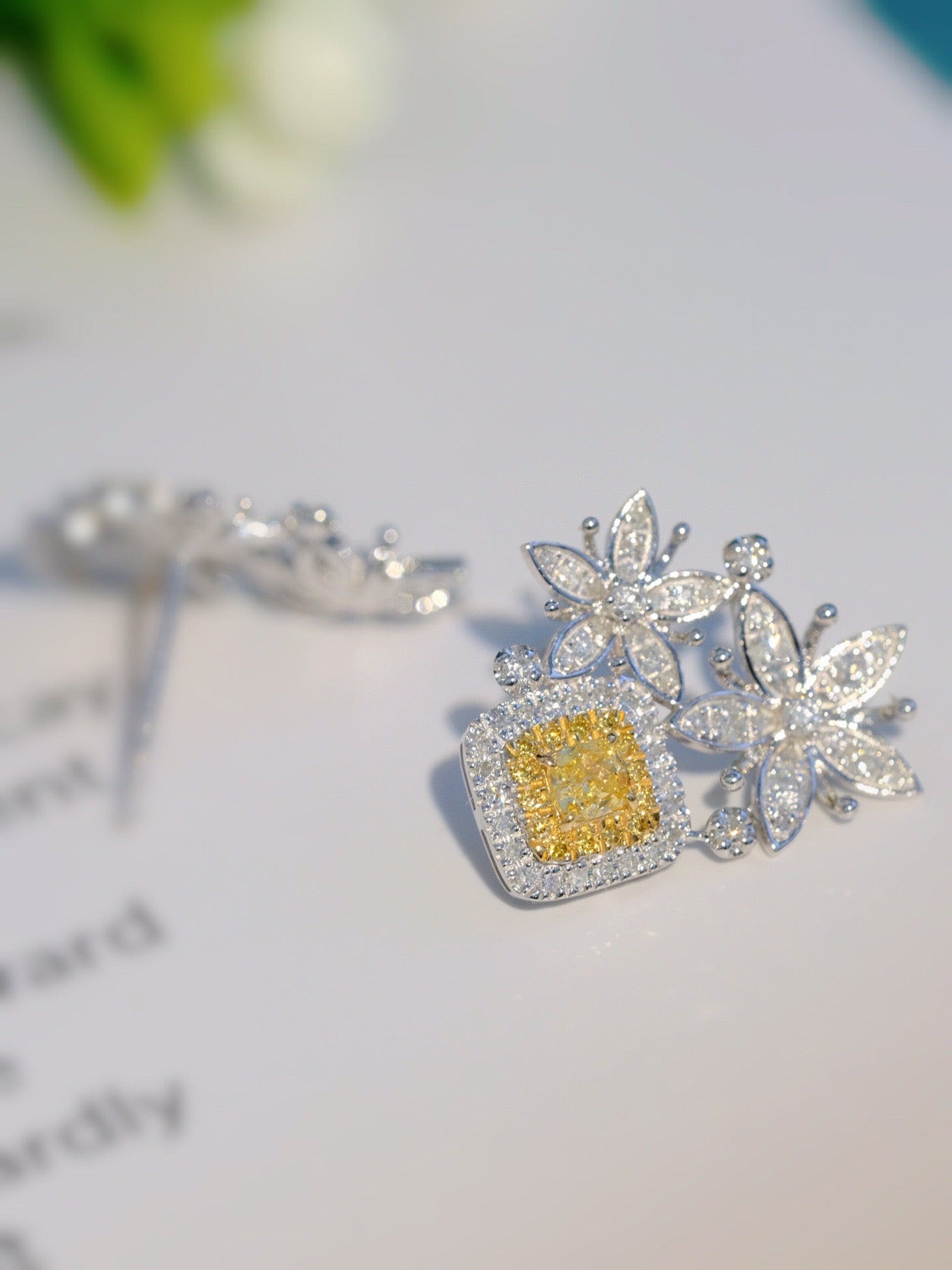 Vintage 18K Solid Gold Yellow Diamond Earrings, Flower Earrings, Wedding Earrings, Gift for her