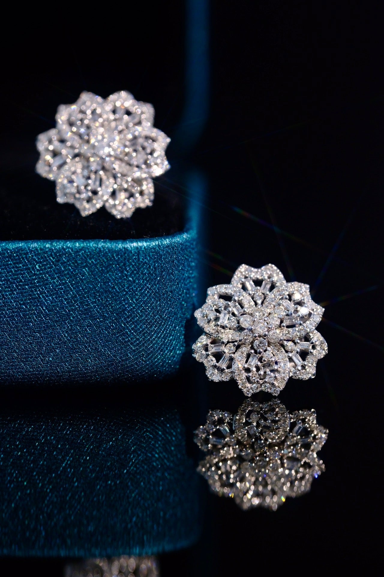 Vintage 18K Solid Gold Full Diamond Flower Stud Earrings, Wedding Earrings, Gift for her