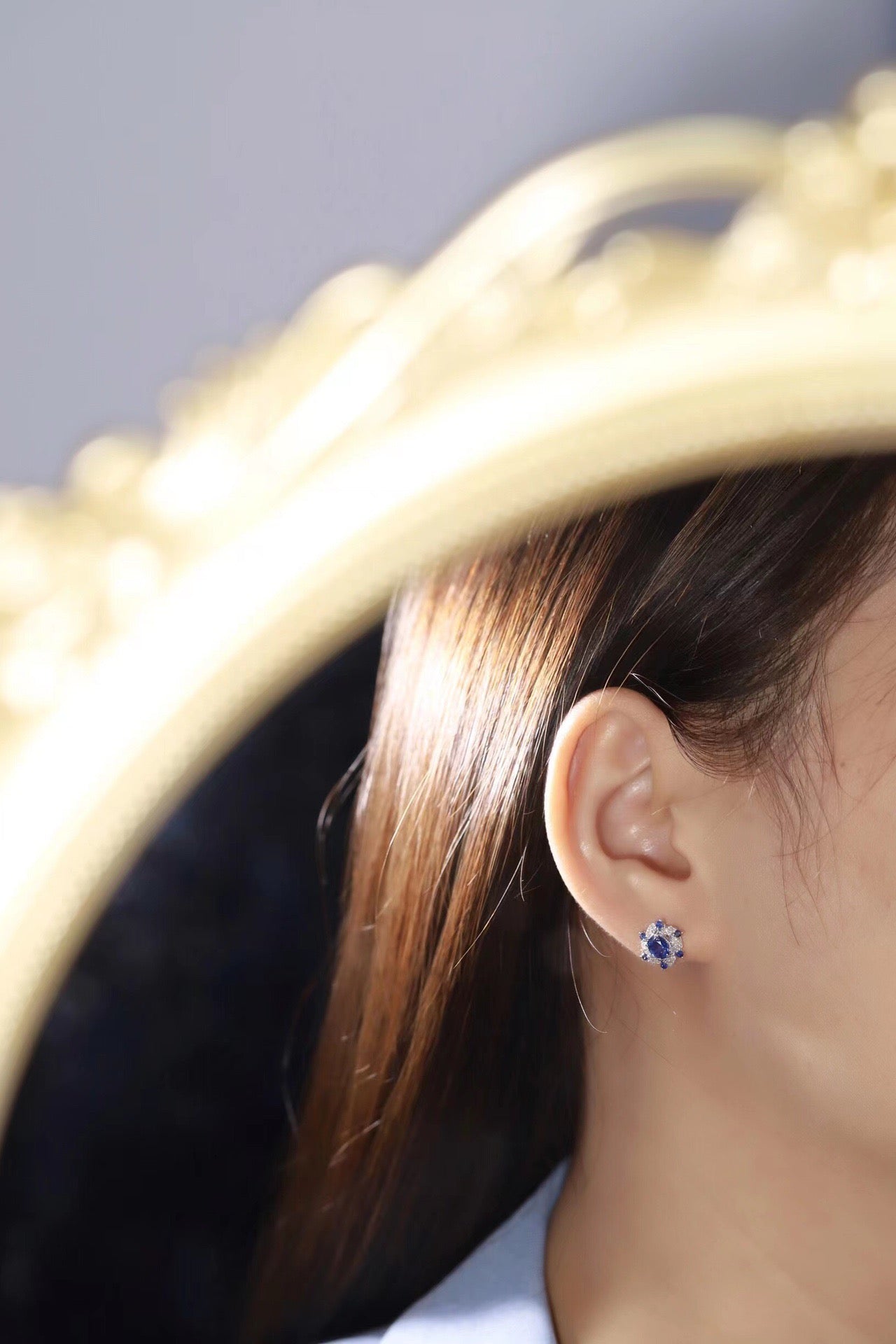 Vintage 18K Solid Gold Genuine Sapphire Diamond Earrings