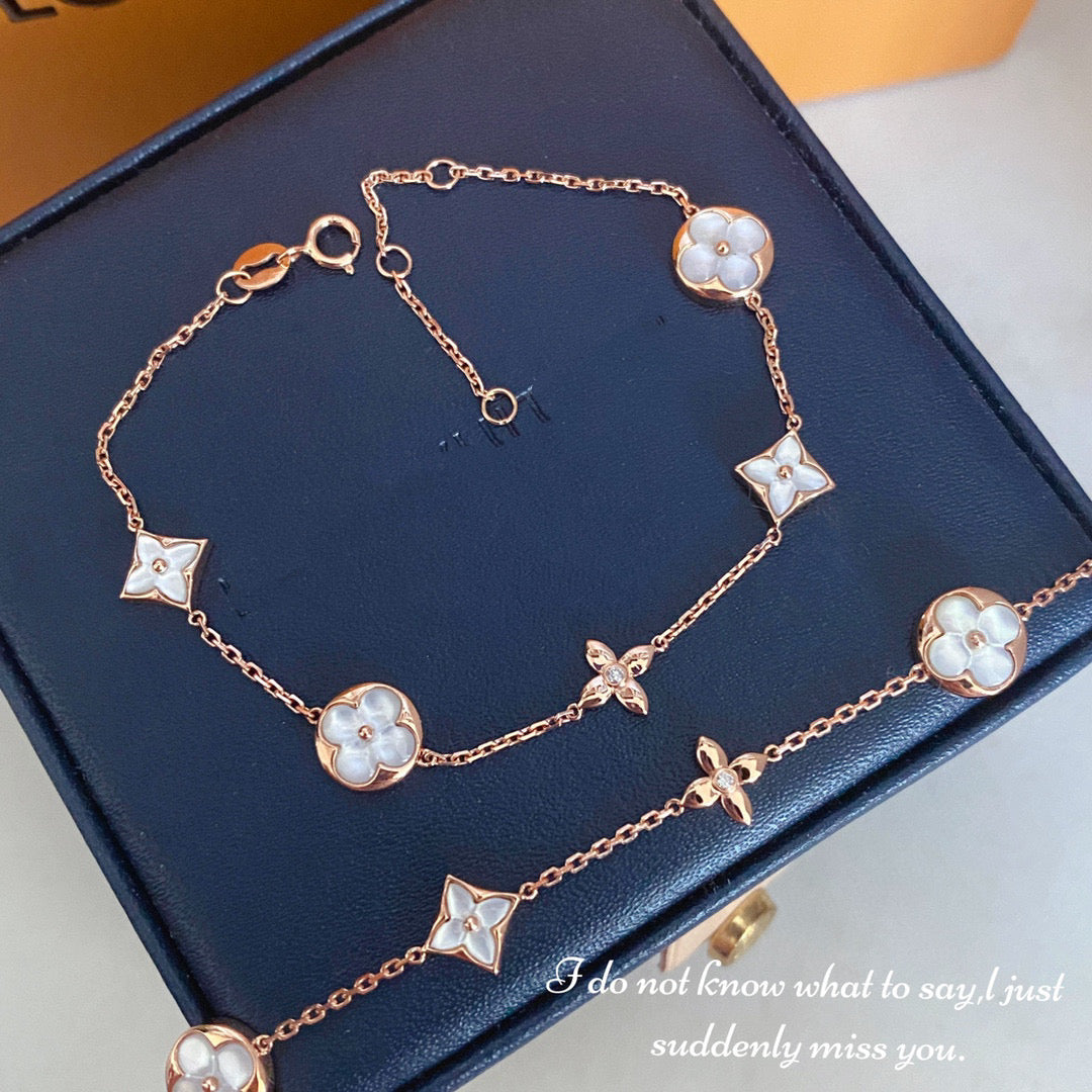 Vintage 18K Solid Gold Diamond Lucky Clover Bracelet, Statement Bracelet, Gift for her