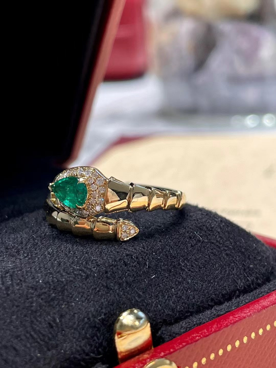 18K solid gold Emerald Diamond Snake band