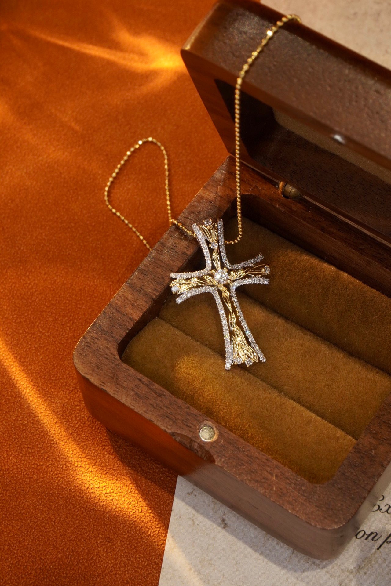 Vintage Gold Diamond Cross Pendant Necklace,18K Solid Gold Cross Diamond pendant