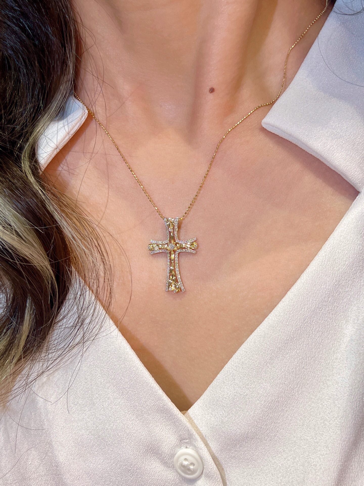 Vintage Gold Diamond Cross Pendant Necklace,18K Solid Gold Cross Diamond pendant