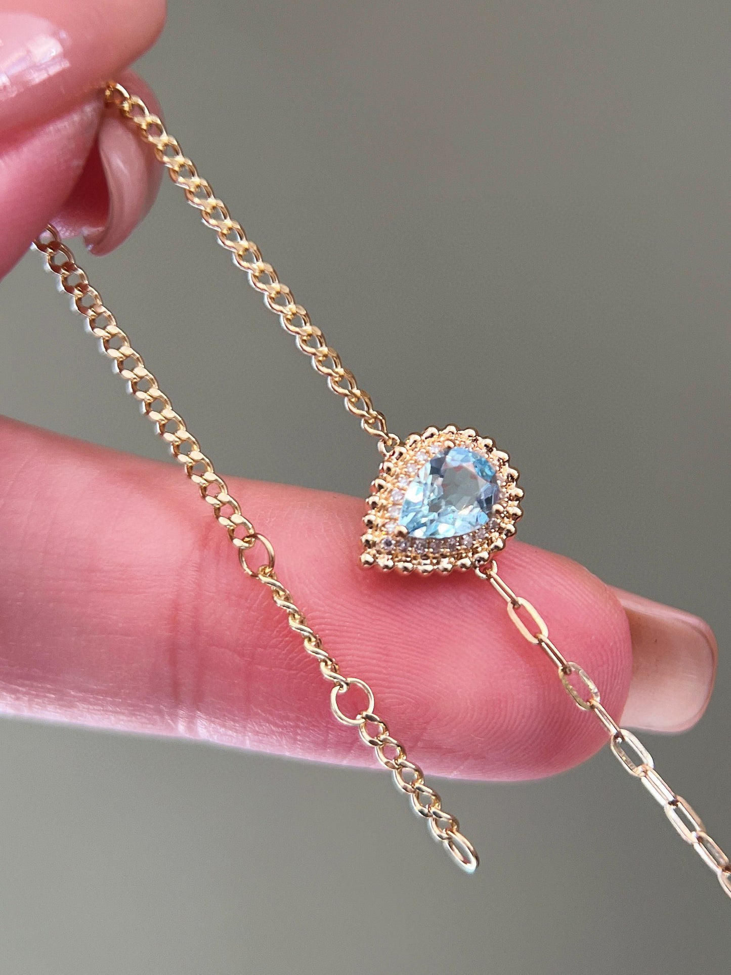 Vintage 18K Solid Gold Natural Aquamarine Diamond Bracelet