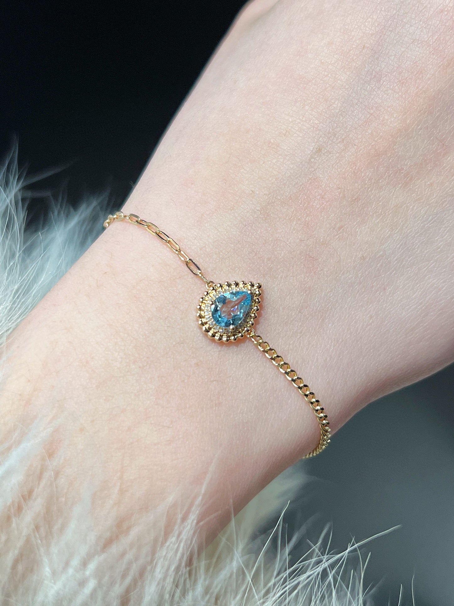 Vintage 18K Solid Gold Natural Aquamarine Diamond Bracelet