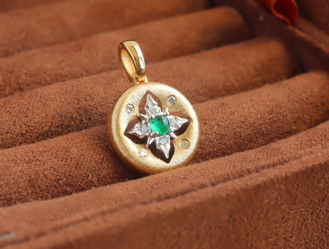 18K Solid Gold Emerald Diamond Clover Pendant Necklace
