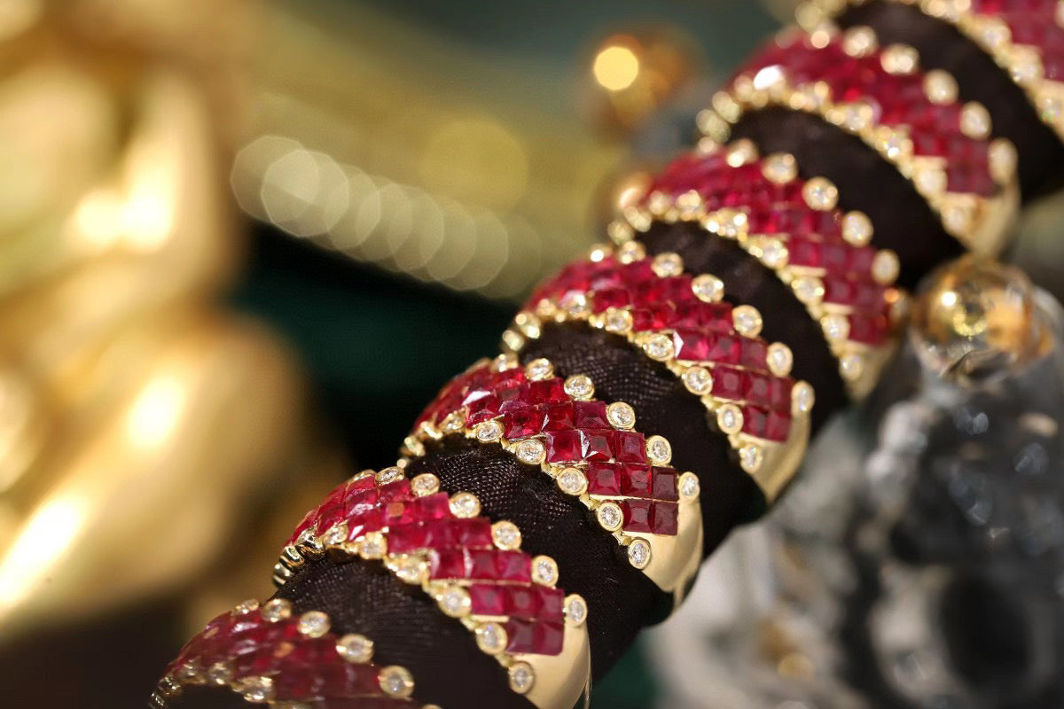 Art Deco 18K Solid Gold Ruby Diamond Band