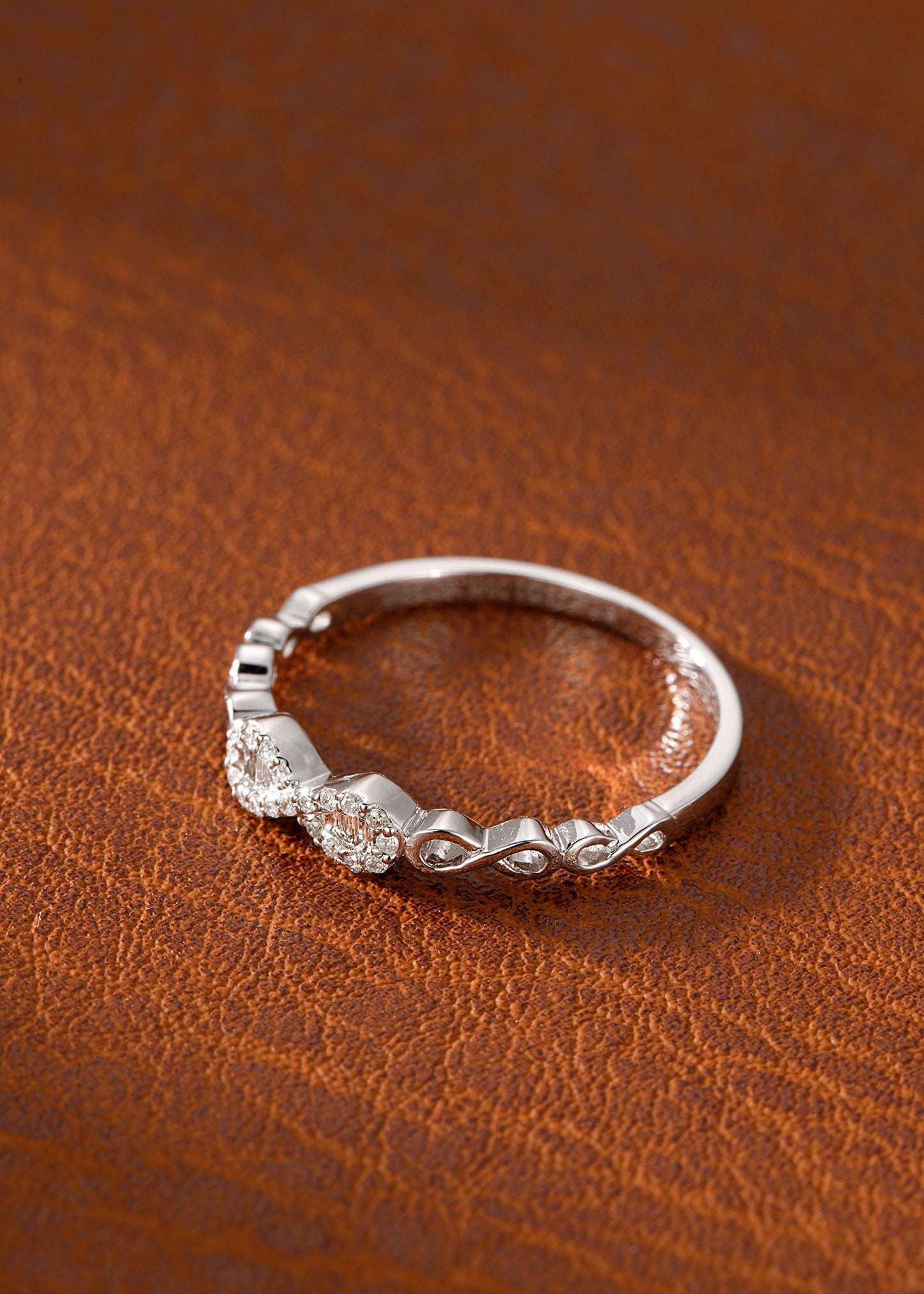 Vintage 18K Solid Gold Diamond Ring, infinte ring