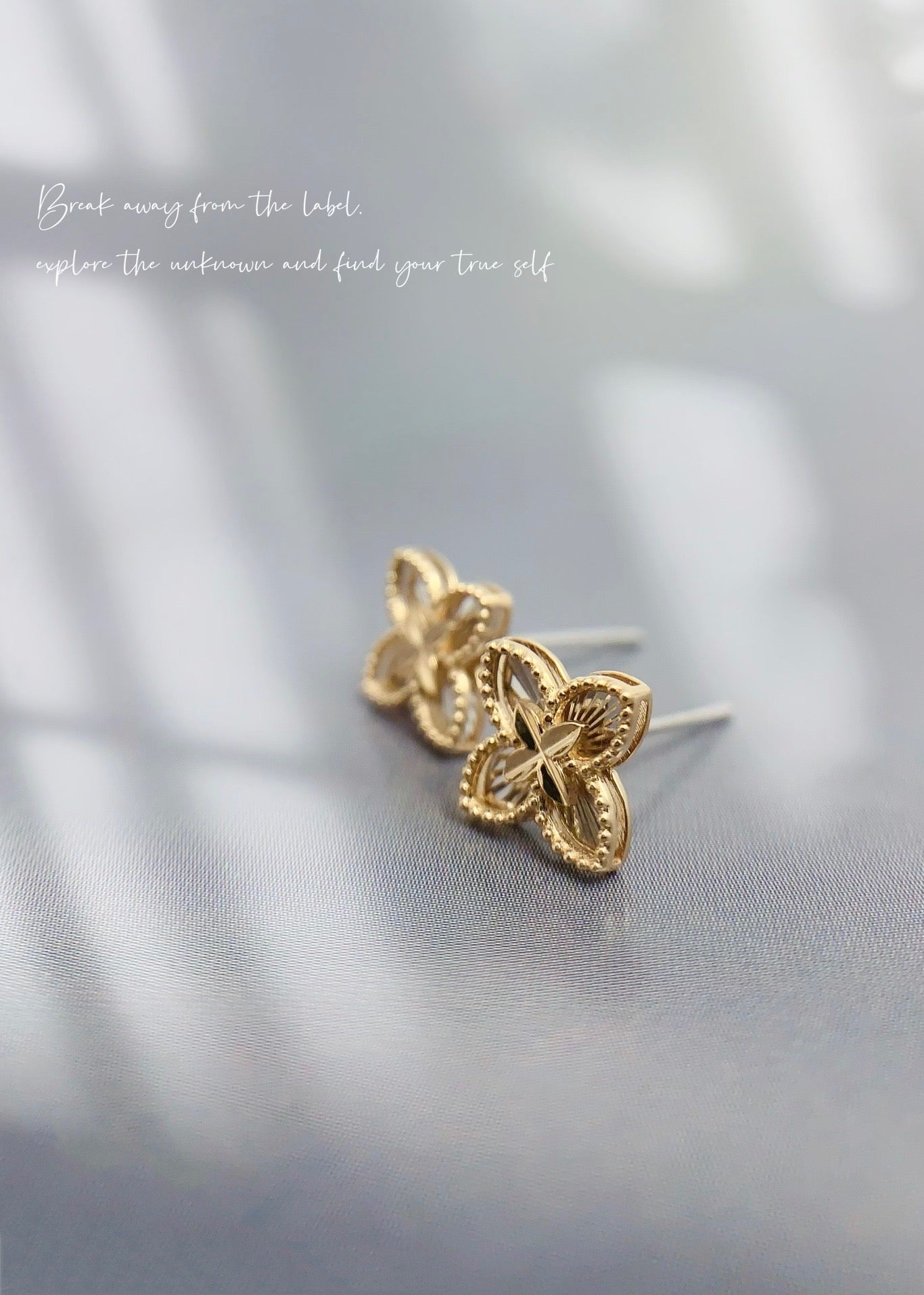 Vintage 18K Solid Gold Lucky Clover Stud Earrings, 18K Solid gold earrings