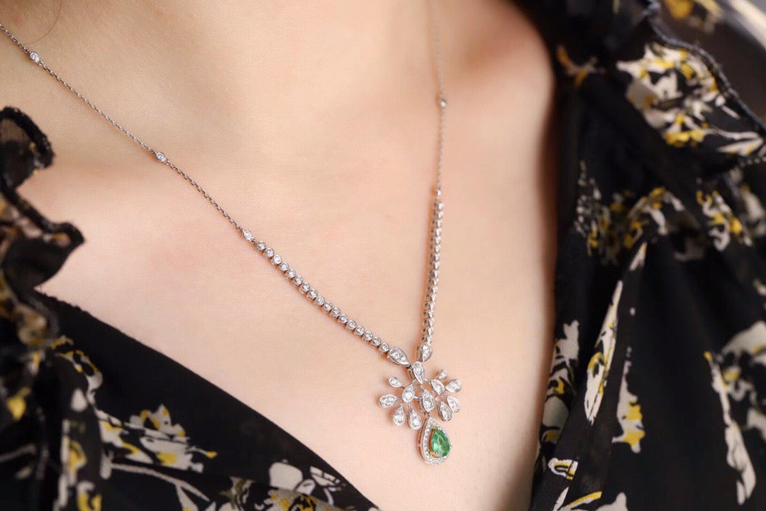 Vintage 18K Solid Gold Emerald Diamond Charm Necklace, Emerald Necklace, Wedding necklace, Gift for her