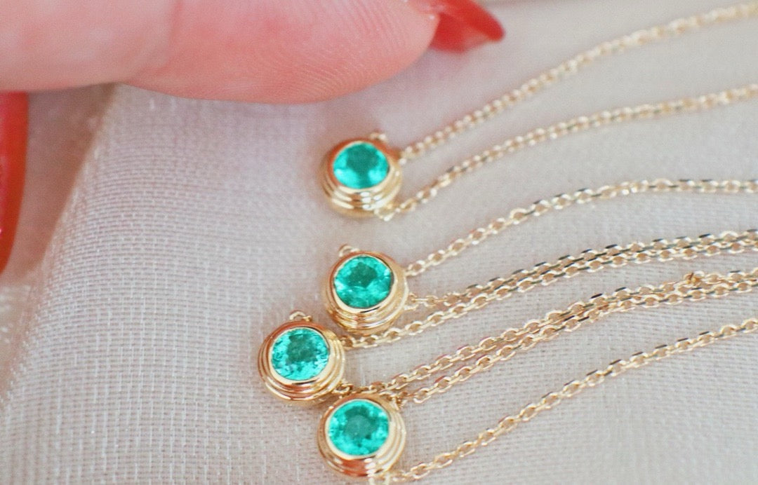 18K solid gold Emerald Necklace, Classic Emerald Charm necklace