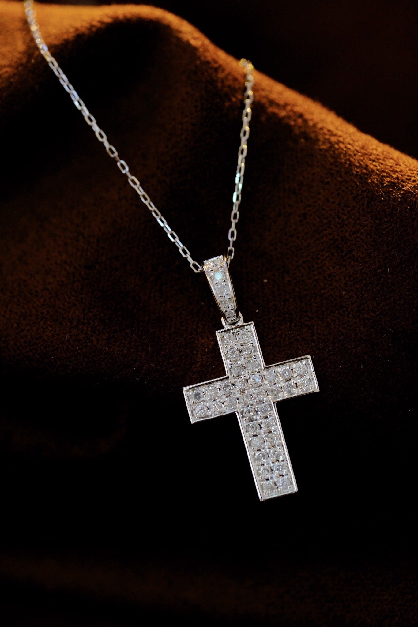 Vintage 18K Solid Gold Full Diamond Cross Pendant Necklace