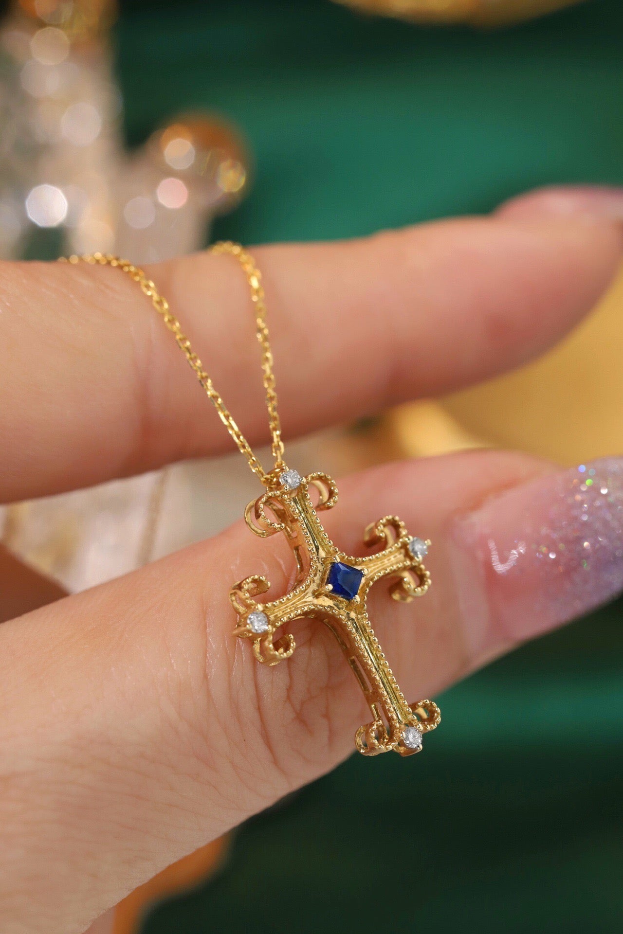 Vintage 18K Solid Gold Genuine Sapphire Cross Pendant Necklace