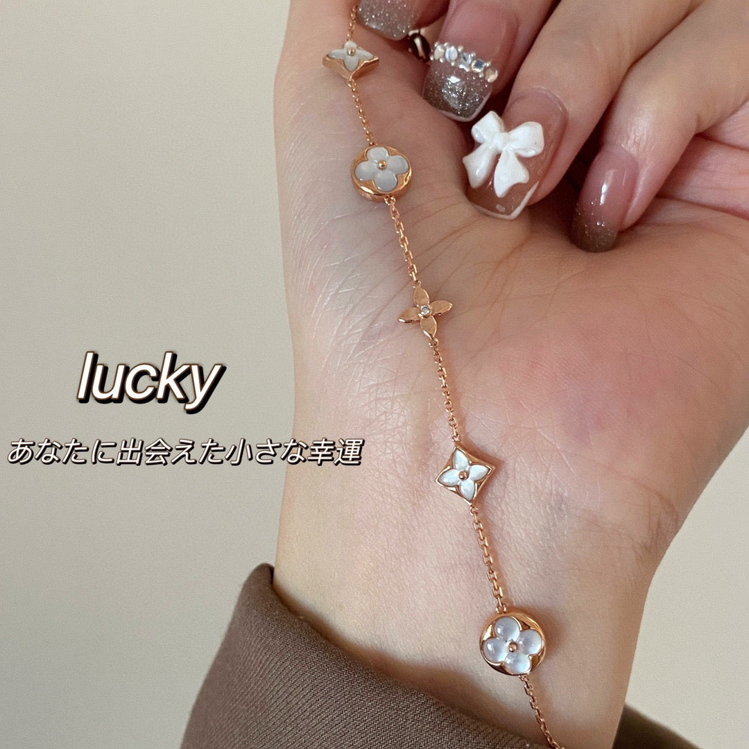 Vintage 18K Solid Gold Diamond Lucky Clover Bracelet, Statement Bracelet, Gift for her