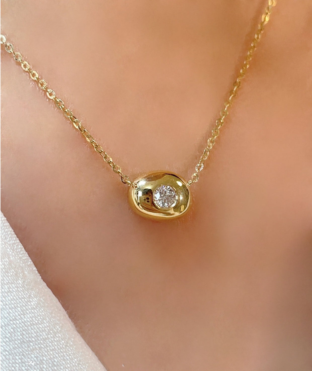 Vintage 18K Solid Gold Diamond Pendant Necklace