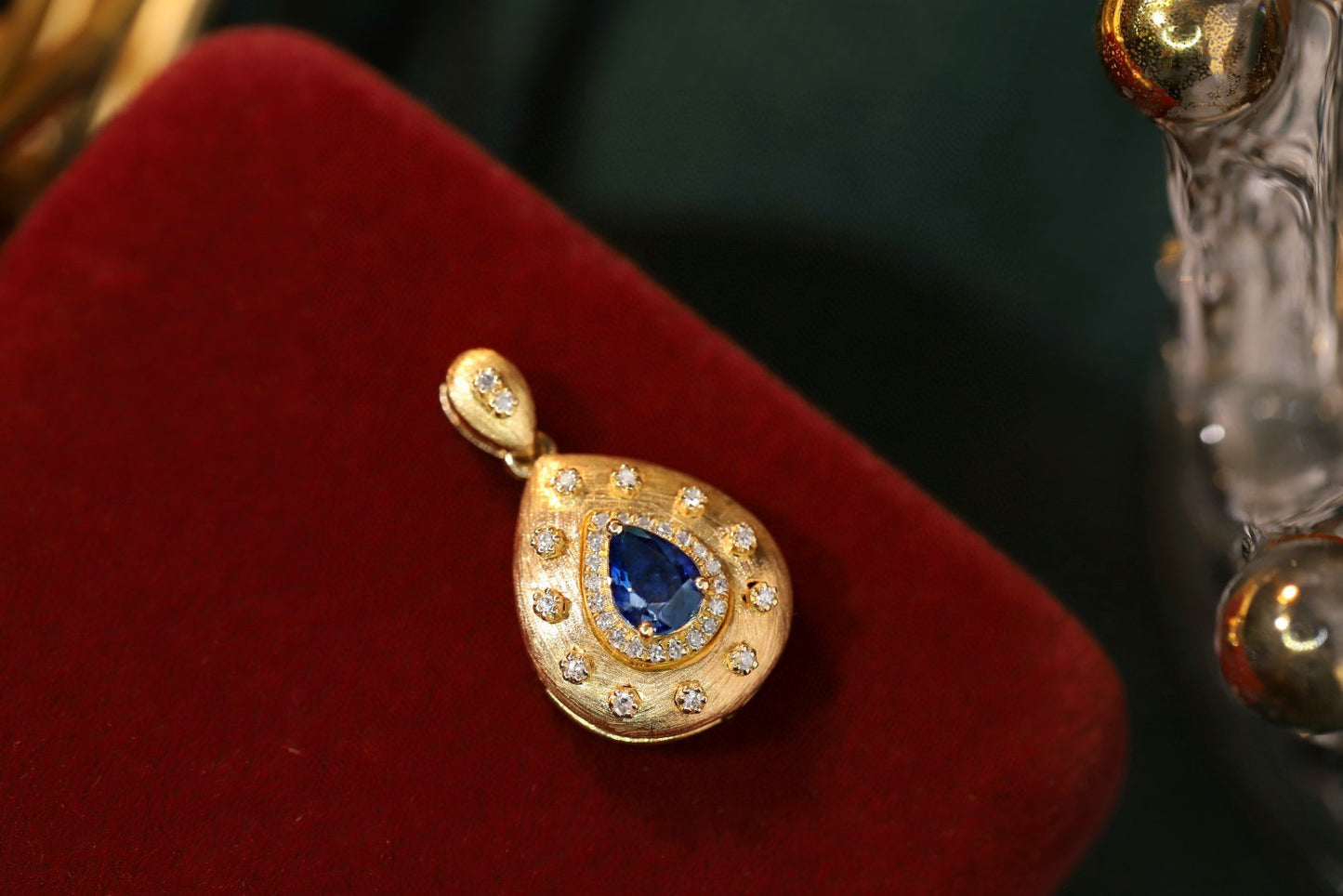 Vintage Gold Sapphire Pendant,18K Solid Gold Natural Sapphire Diamond Pendant