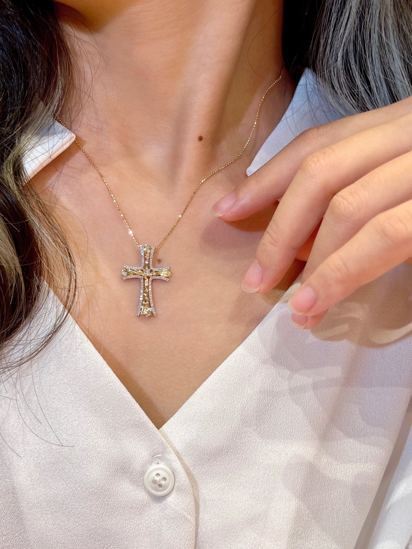 Vintage Gold Diamond Cross Pendant Necklace,18K Solid Gold Cross Diamond pendant