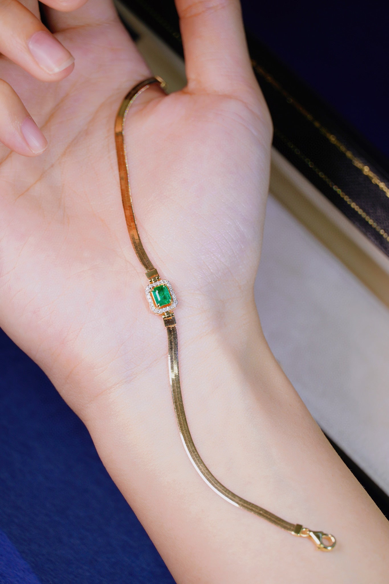 Vintage 18K Solid Gold Emerald Diamond Bracelet