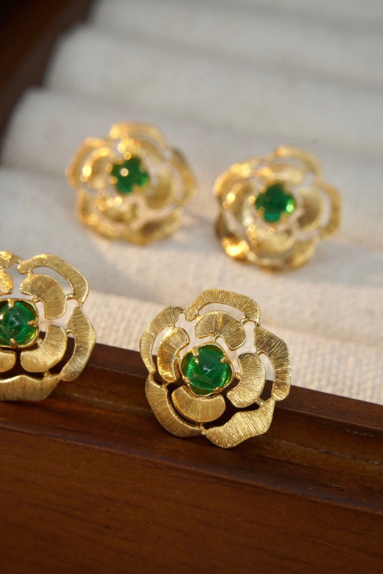 Vintage 18K Solid Gold Emerald Rose Earrings