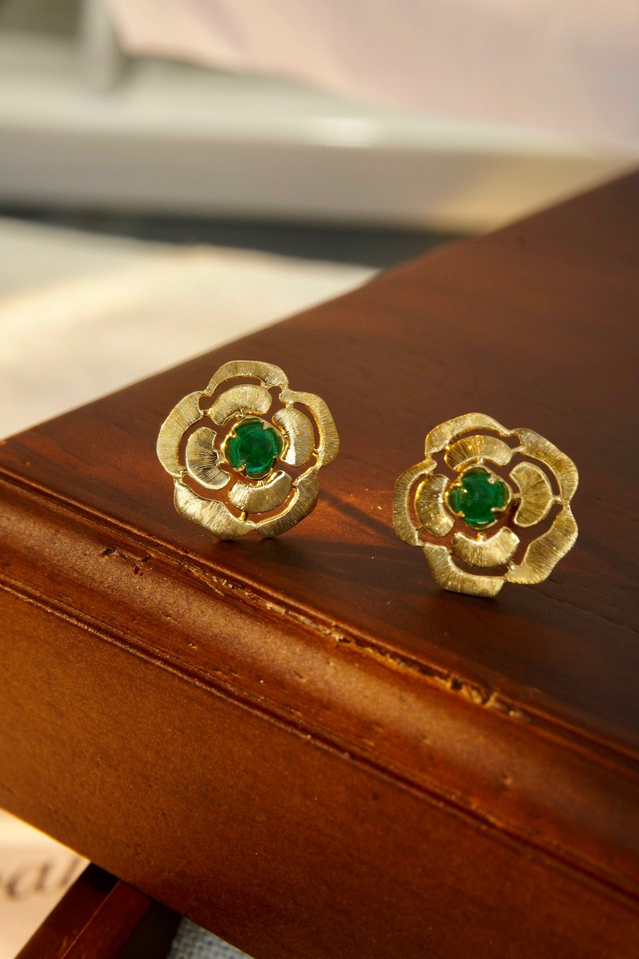 Vintage 18K Solid Gold Emerald Rose Earrings