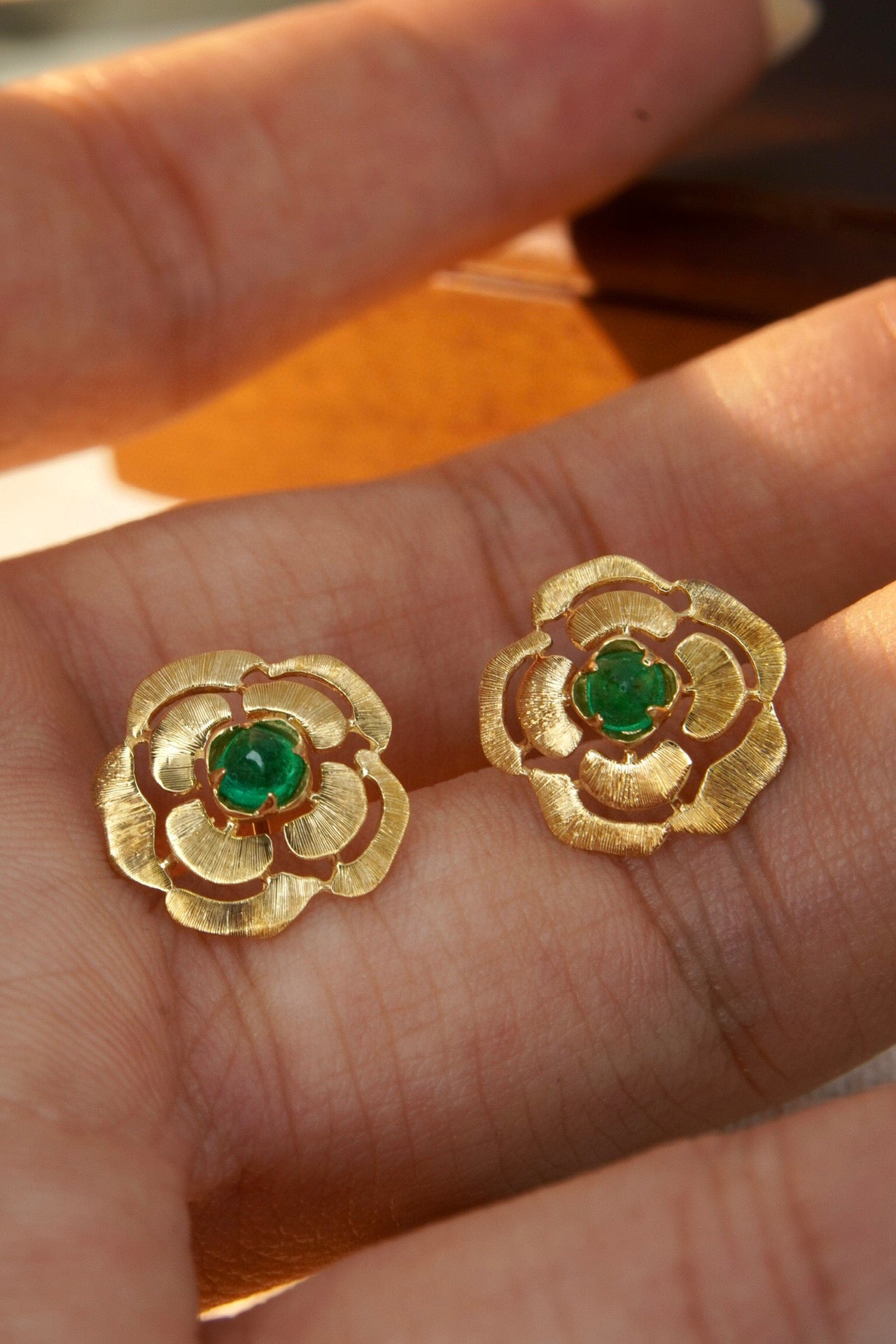 Vintage 18K Solid Gold Emerald Rose Earrings