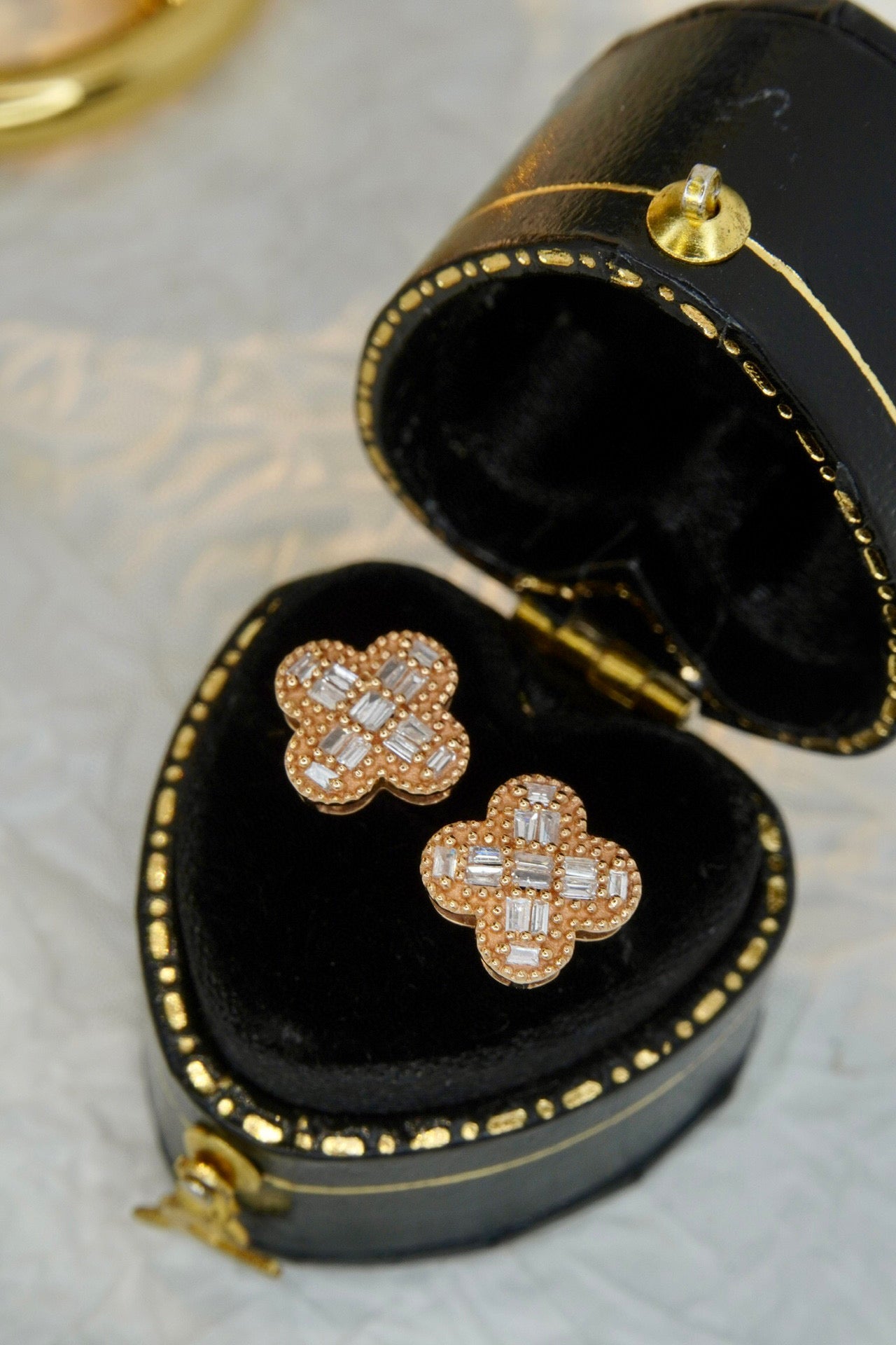 Vintage 18K Solid gold Full Diamond Clover Earrings