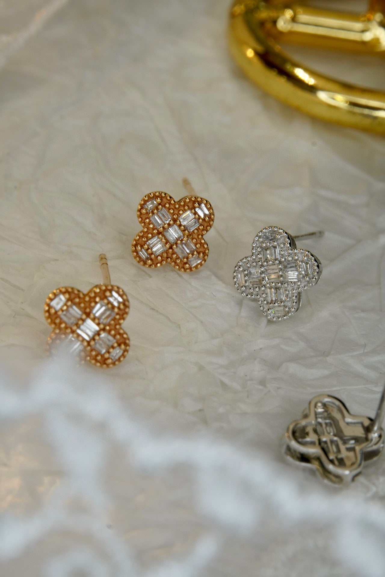 Vintage 18K Solid gold Full Diamond Clover Earrings