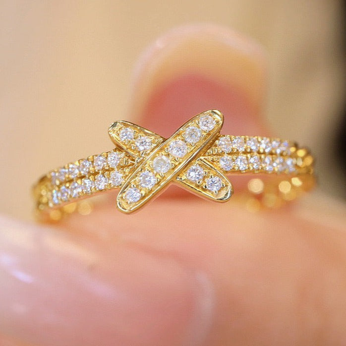 Vintage 18K Solid Gold Diamond X Ring