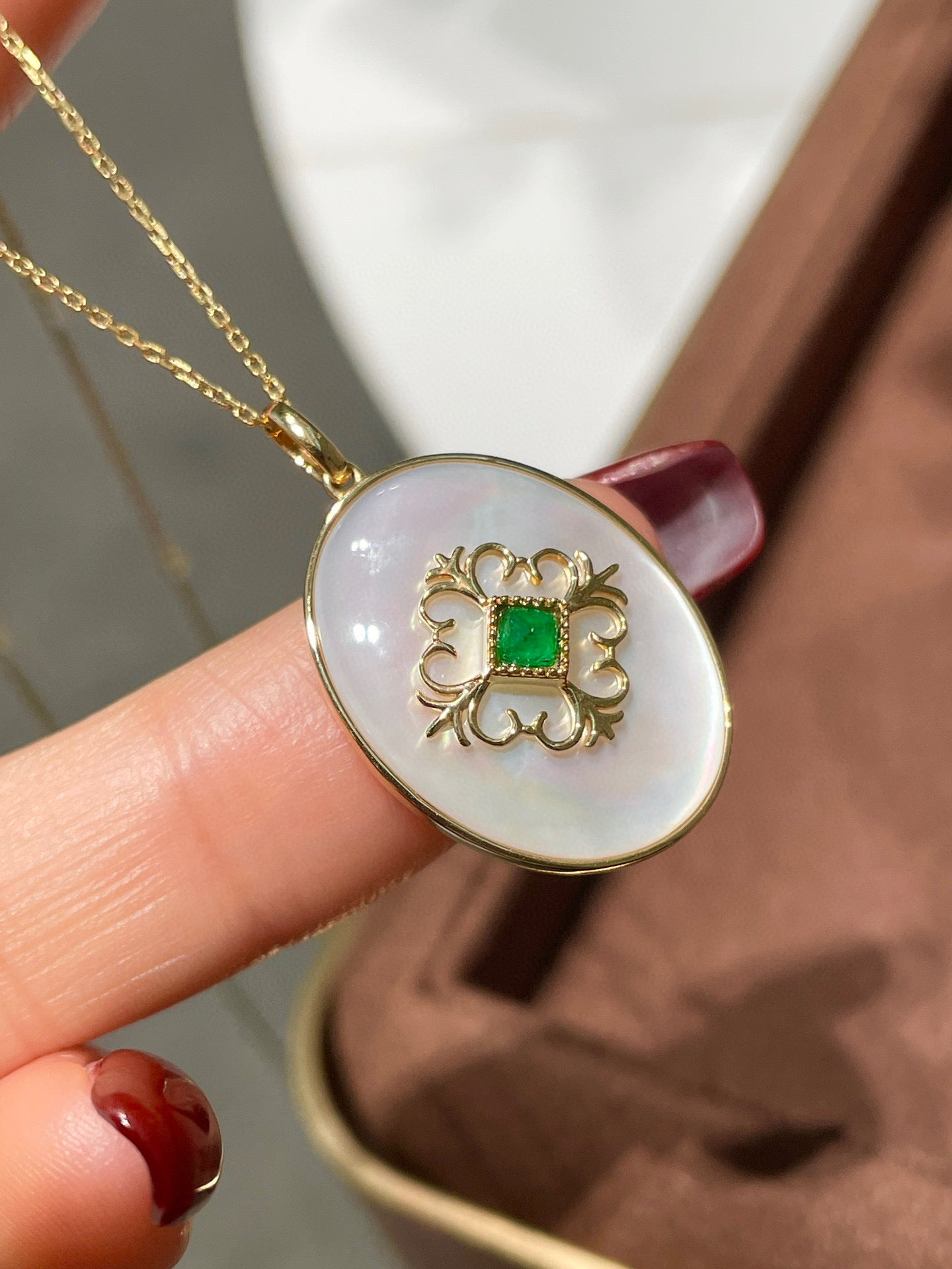 Art Deco 18K Solid Gold Emerald Pendant