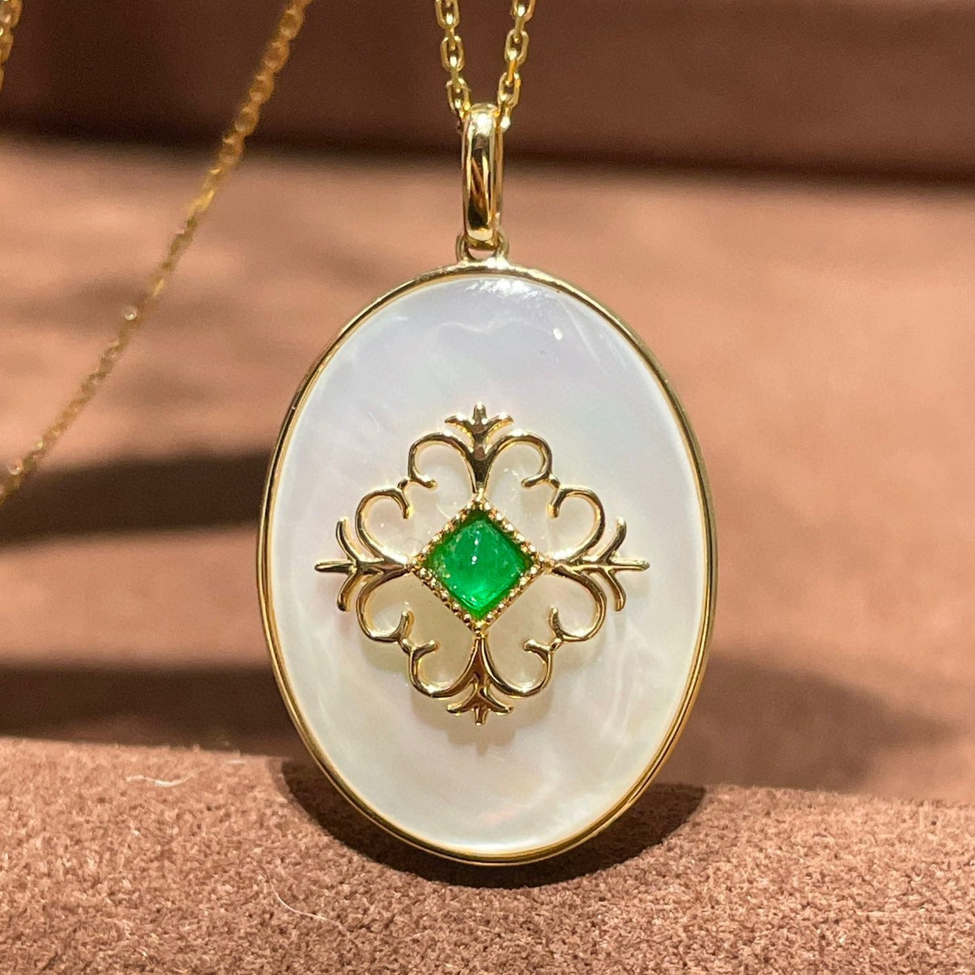 Art Deco 18K Solid Gold Emerald Pendant