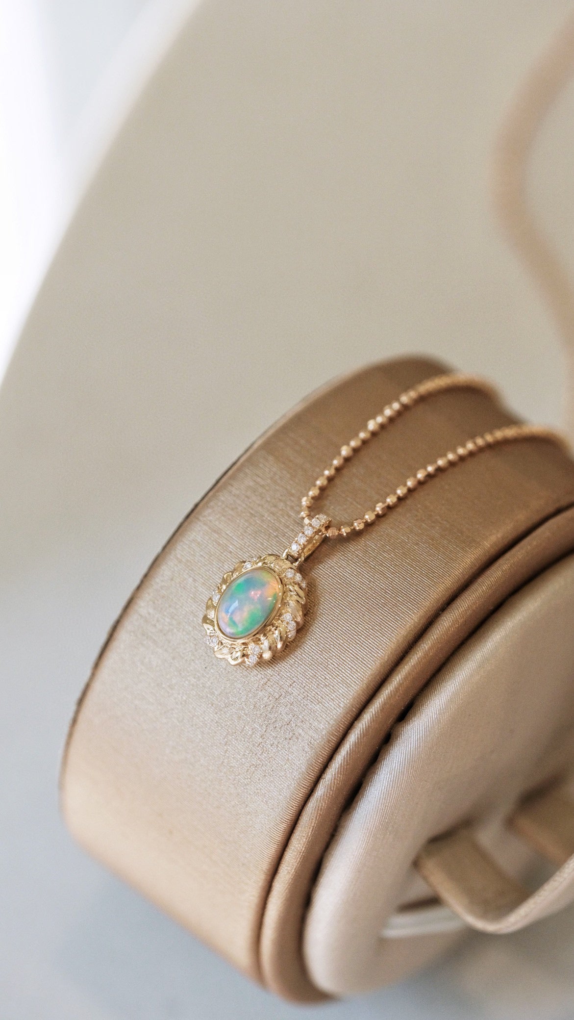 Vintage 18K Solid Gold Opal Diamond Pendant