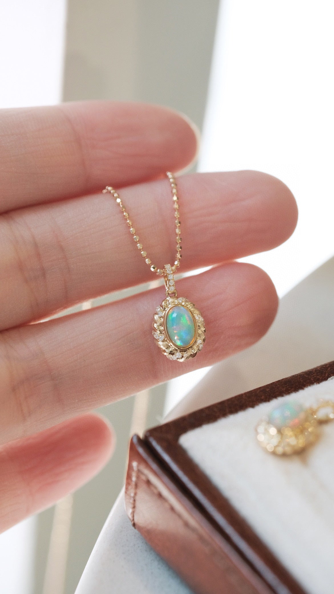 Vintage 18K Solid Gold Opal Diamond Pendant