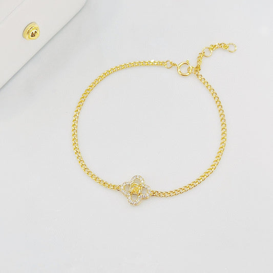 Vintage 18K Solid Gold Yellow Gold Clover Bracelet