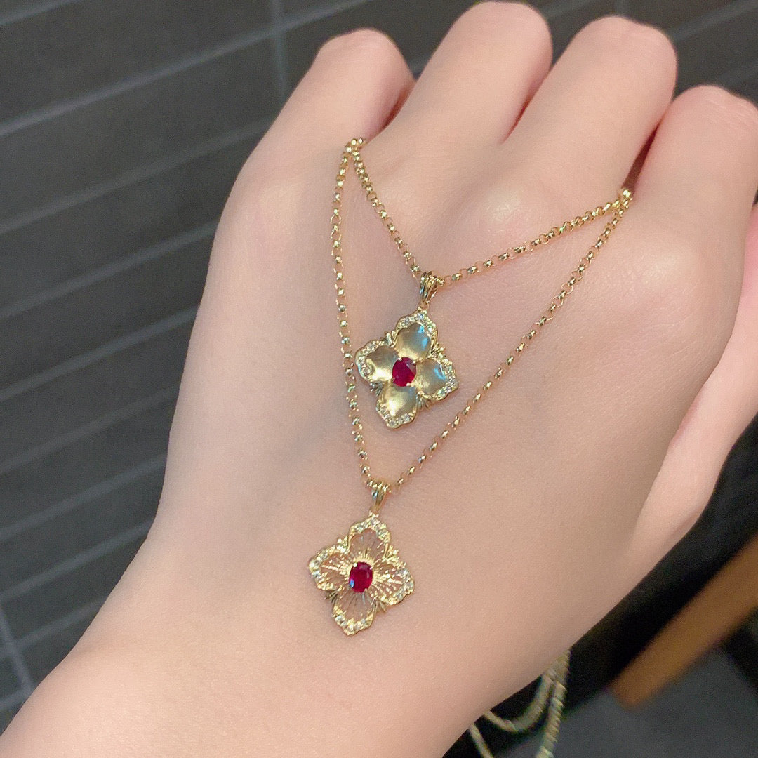 Vintage 18K Solid Gold Ruby Diamond Clover Pendant