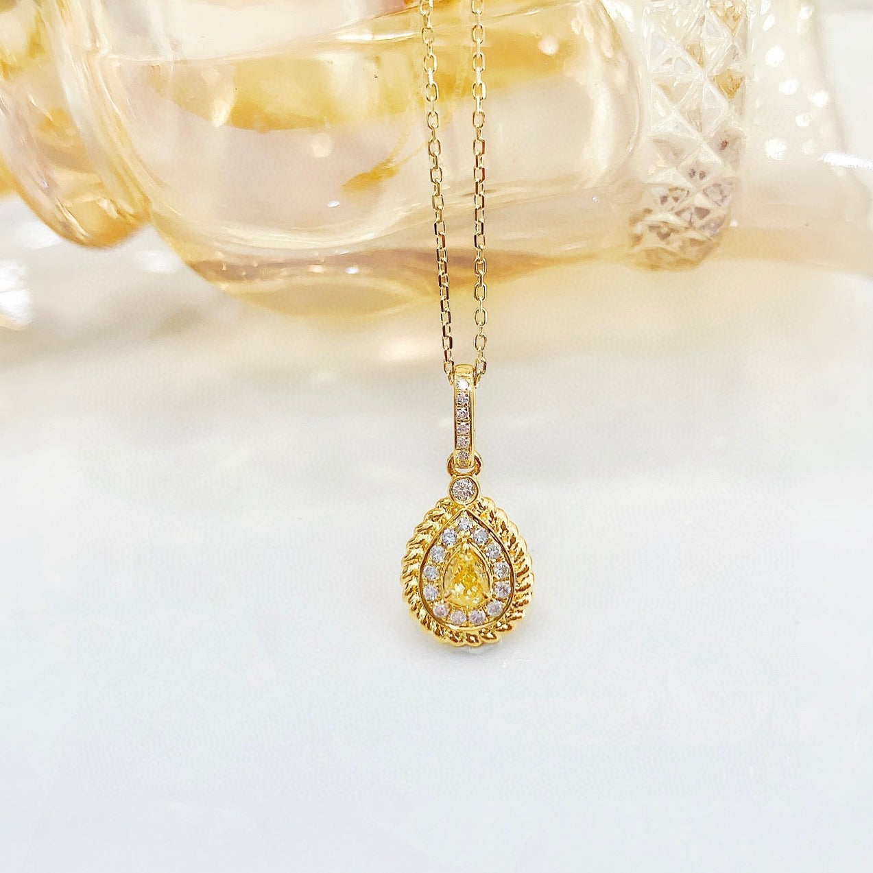 Vintage 18K Solid Gold Yellow Diamond Pendant Necklace