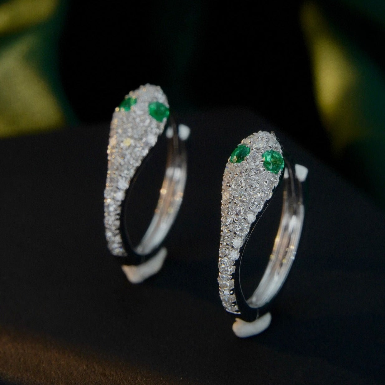 Vintage 18K Solid Gold Emerald Diamond Snake Earrings