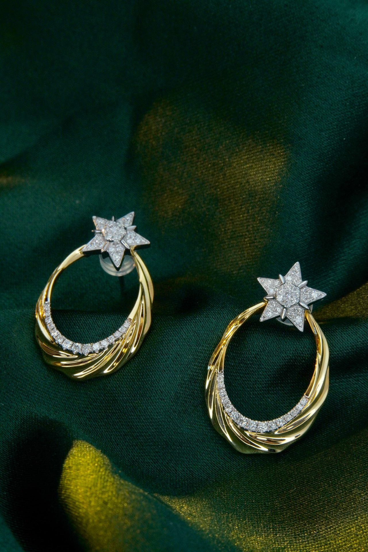 Vintage 18K Solid Gold Diamond Star Earrings