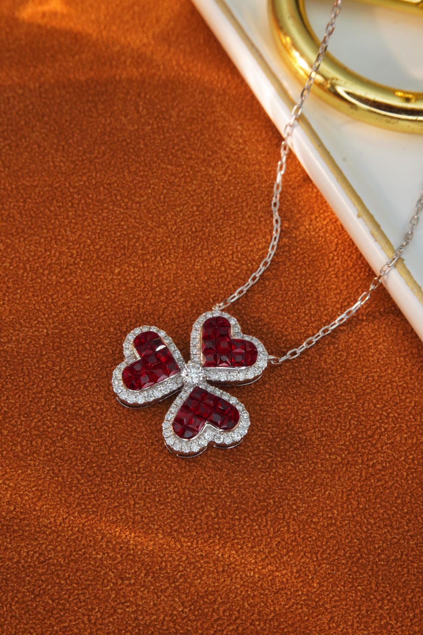 Vintage 18K Solid Gold Genuine Ruby Diamond Three Leaf Flower Necklace