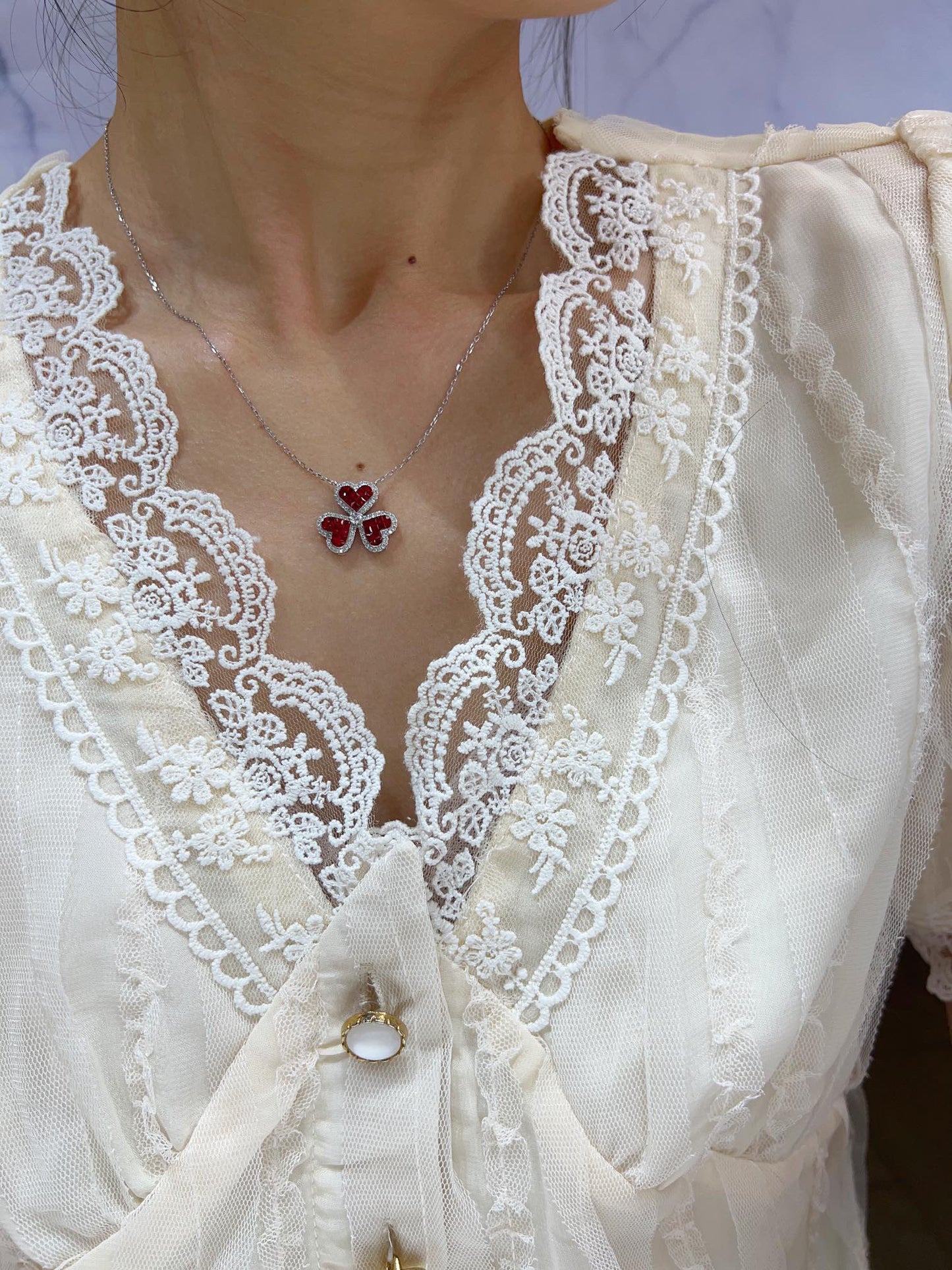 Vintage 18K Solid Gold Genuine Ruby Diamond Three Leaf Flower Necklace