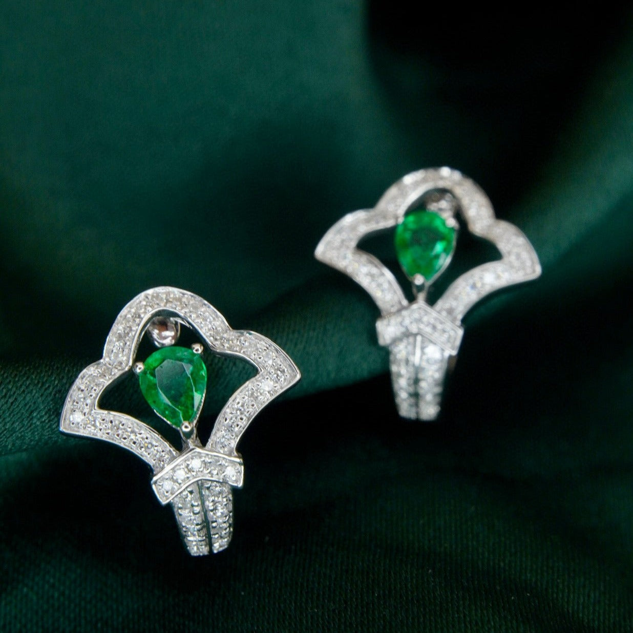 Vintage 18K Solid Gold Genuine Emerald and Diamond Earrings