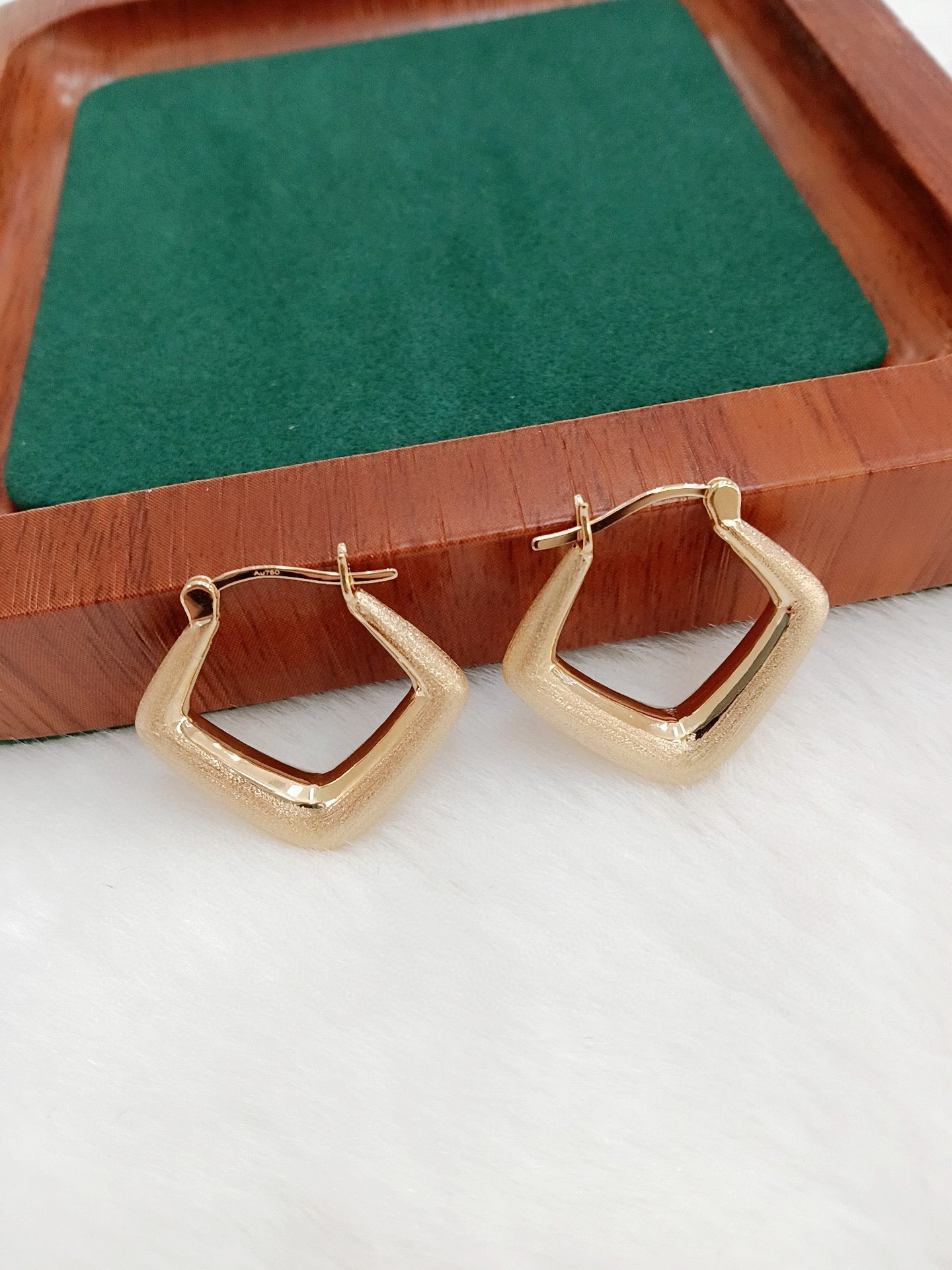 Vintage 18K Solid Gold Hoop Earrings