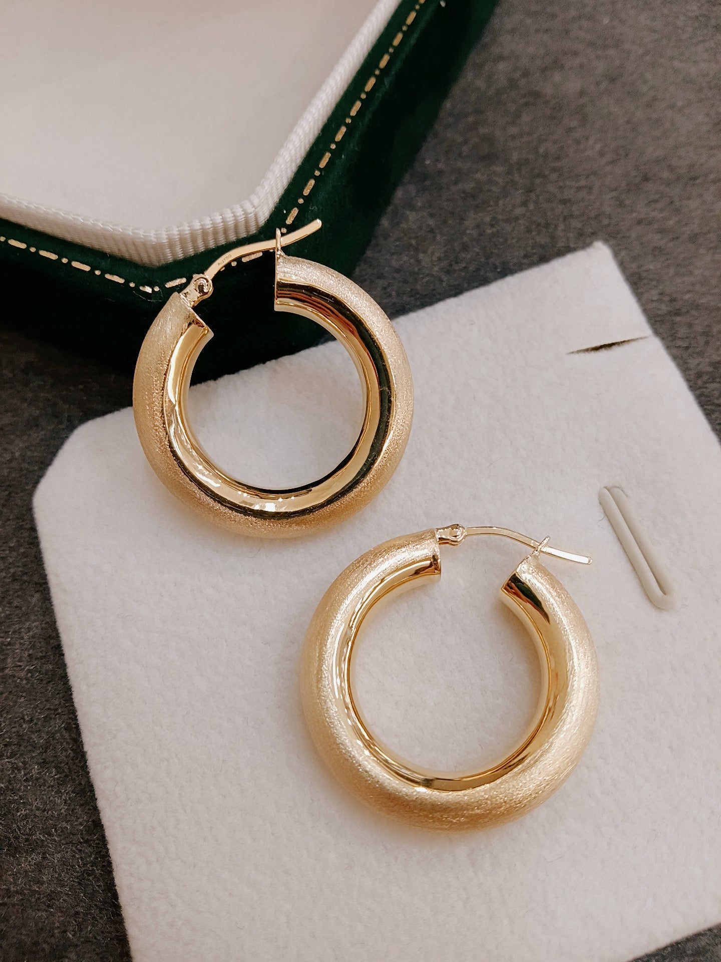 Vintage 18K Solid Gold Round Circle Hoop Earrings