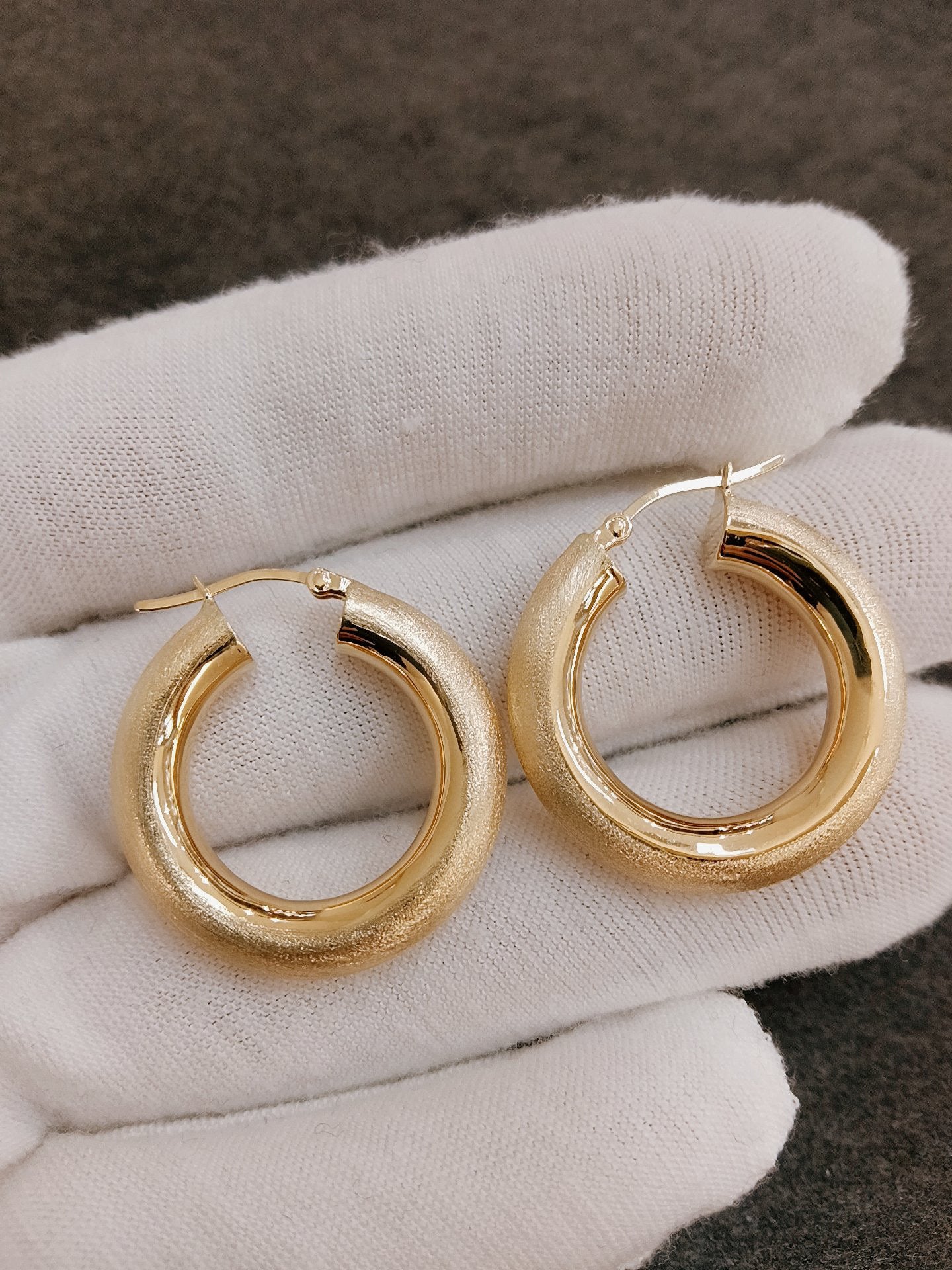 Vintage 18K Solid Gold Round Circle Hoop Earrings