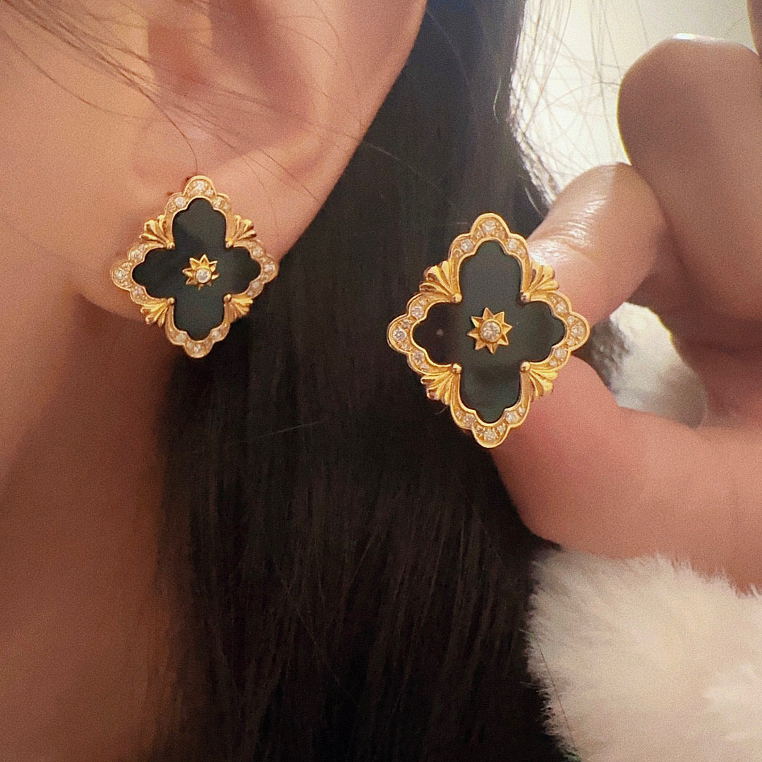 Vintage 18K Solid Gold  Diamond Four Leaf Flower Stud Earrings