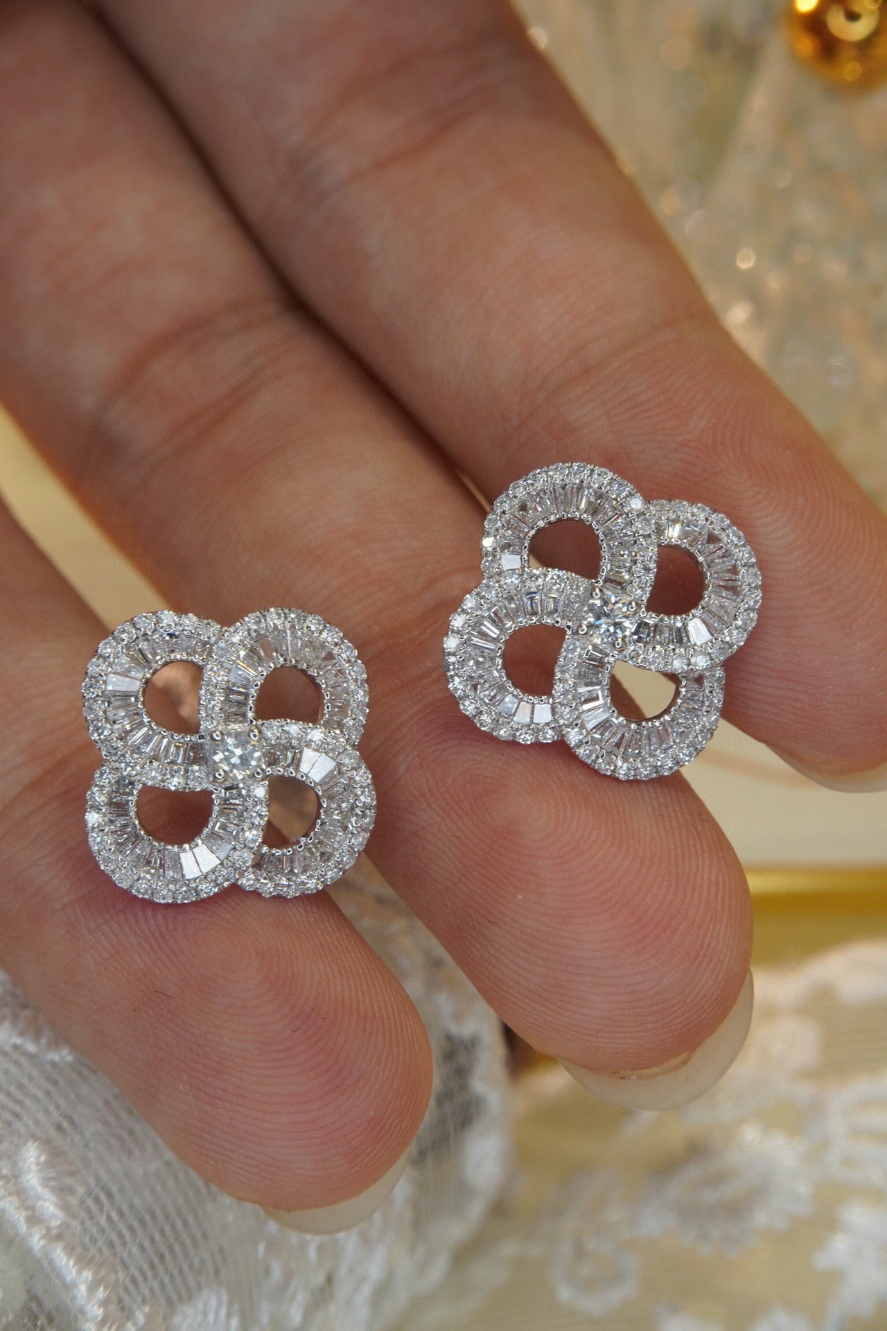 Classic 18K Solid Gold Full Diamond Four Leaf Flower Stud Earrings