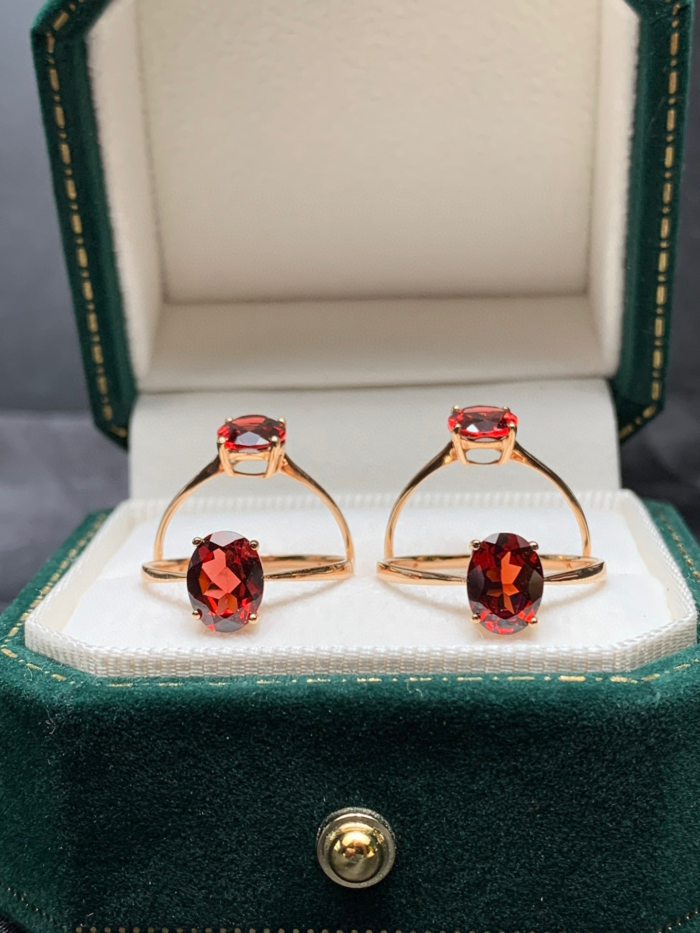 Classic 18K Solid Gold Garnet Ring