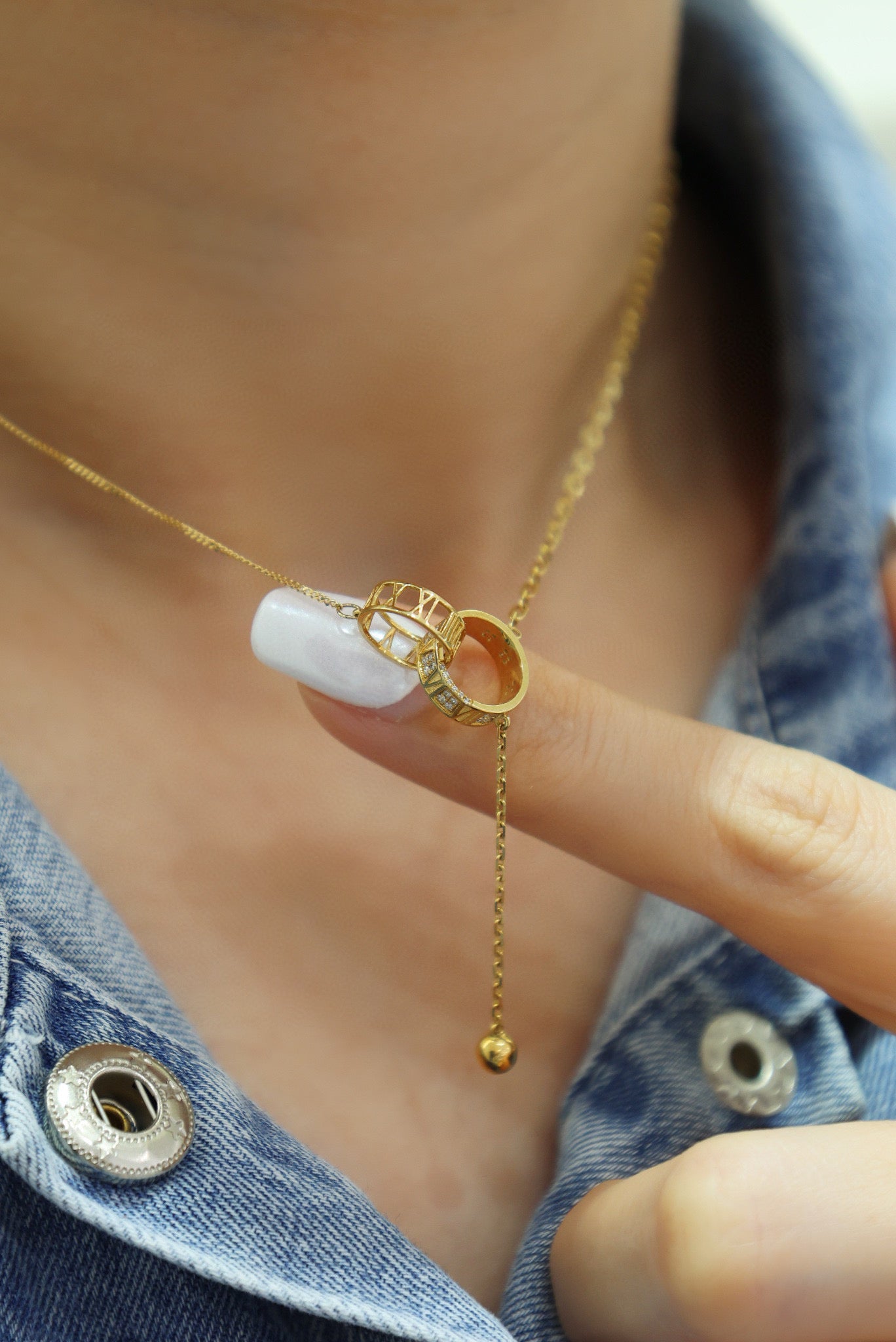 Vintage 18K Solid Gold Diamond Two Circles Necklace