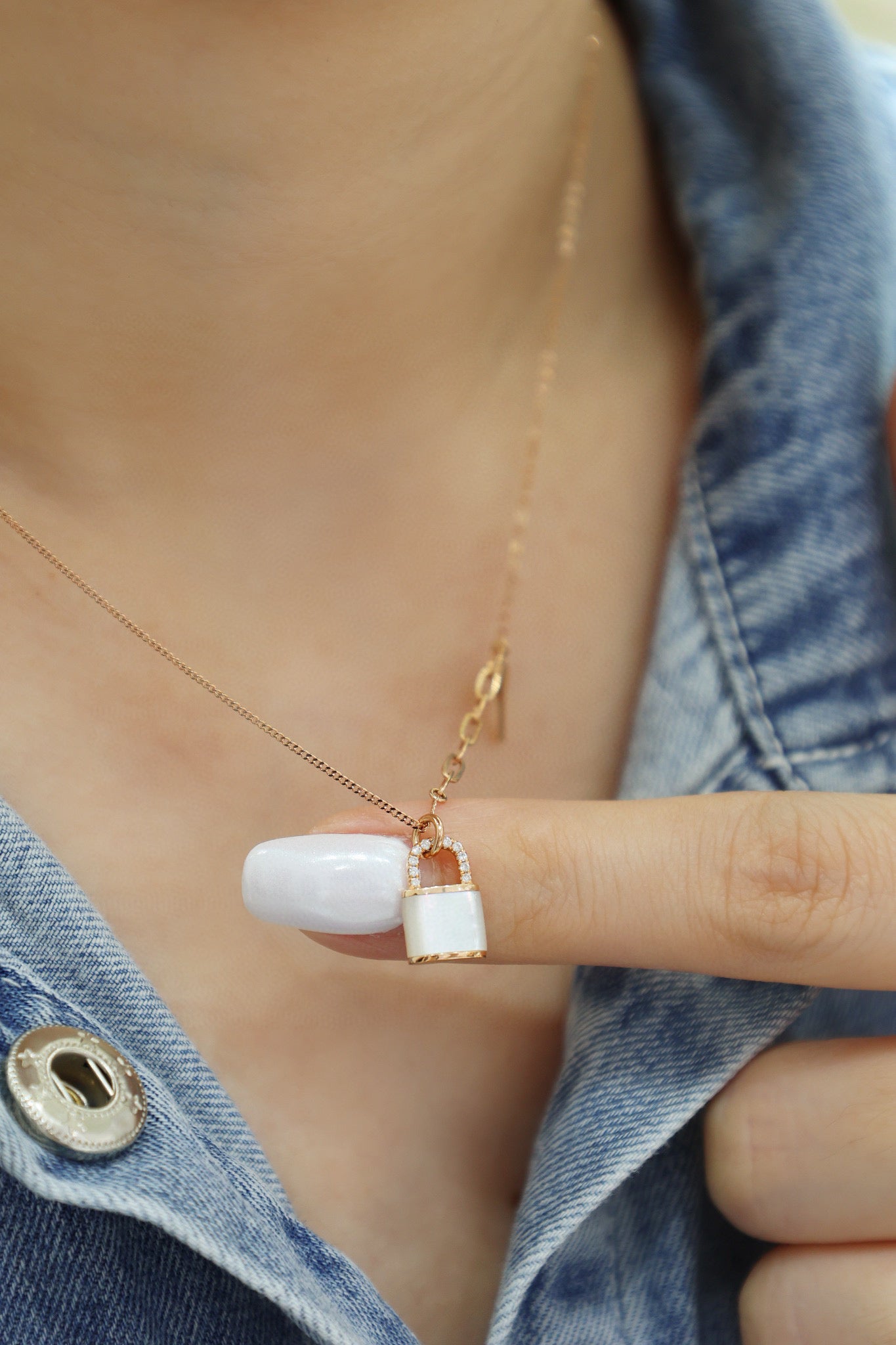 Vintage 18K Solid Gold Lock and Key Pendant Necklace