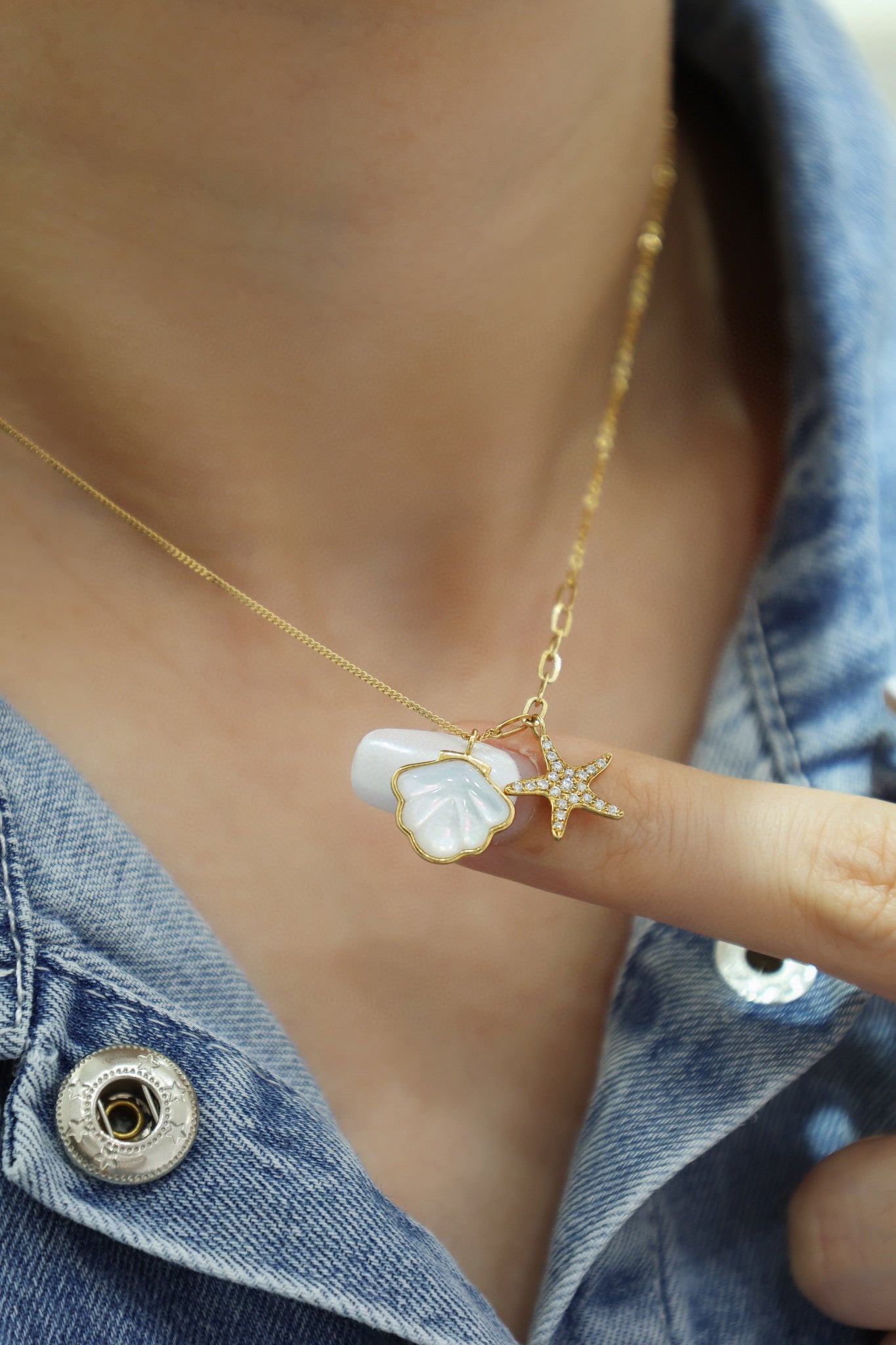 Lucky 18K Solid Gold Diamond Shell and white Starfish Pendant Necklace